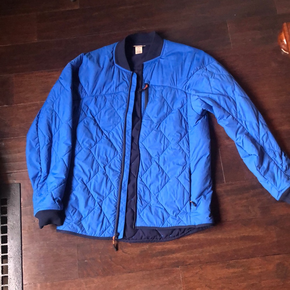 Men’s S Duluth Trading mid weight winter jacket. Never worn.